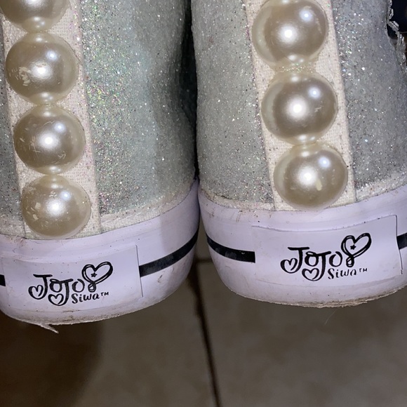 Jojo Siwa Customized sneakers - Picture 5 of 5